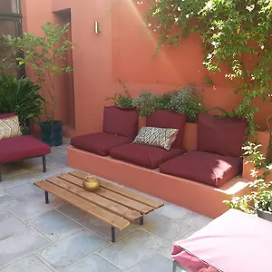 https://les-chambres-de-labbaye-marseille.fr-provencehotel.com